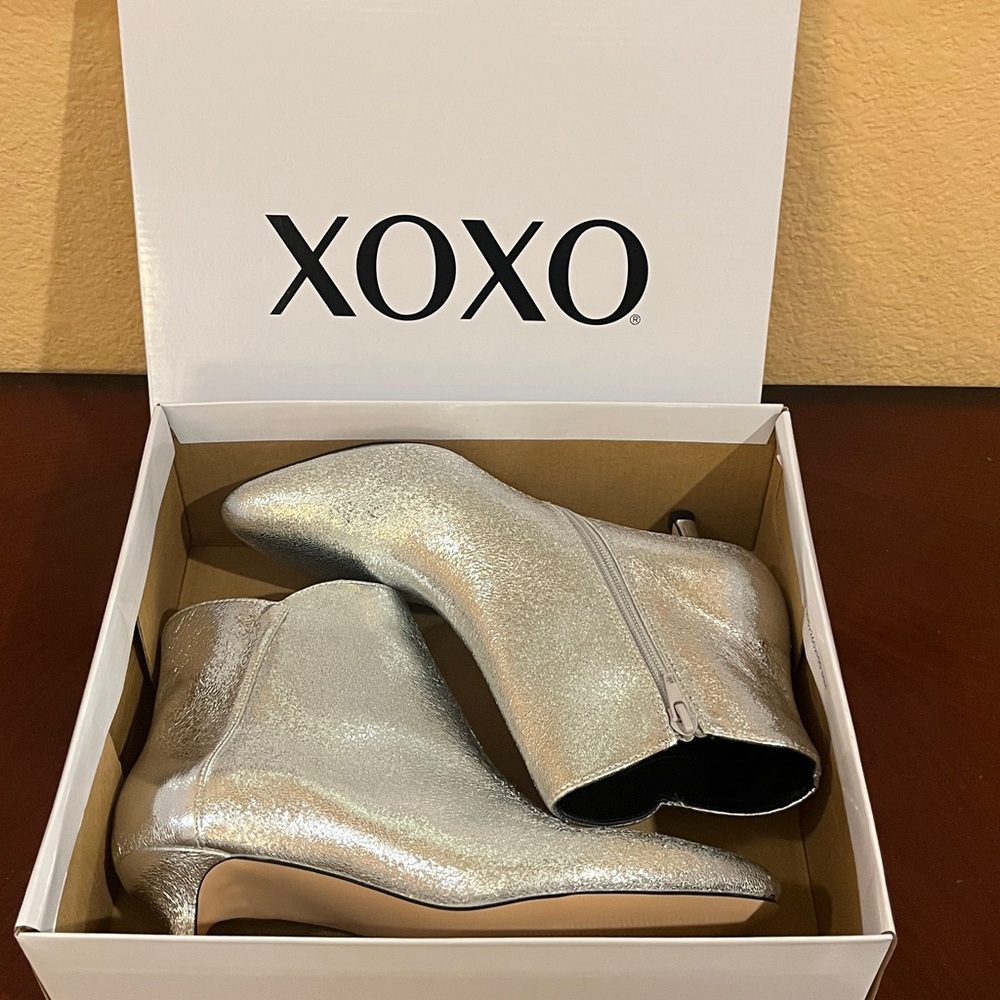 XOXO silver metallic ankle boots. Kitten heel. Holiday party. 7.5-8. New - Picture 10 of 10